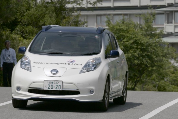 sledeci-nissan-leaf-dobija-poluautonomne-tehnologije