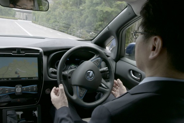 sledeci-nissan-leaf-dobija-poluautonomne-tehnologije