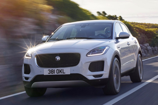 neverovatni-skok-jaguar-e-pace-modela