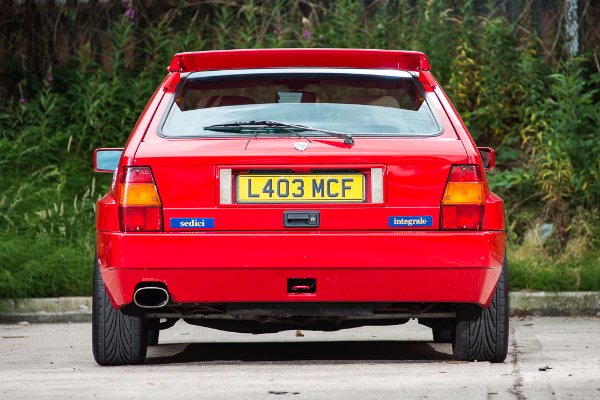 jamiroquai-prodaje-svoj-lancia-delta-integrale-model