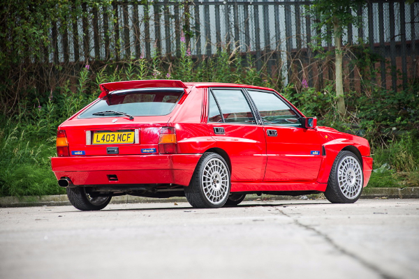 jamiroquai-prodaje-svoj-lancia-delta-integrale-model