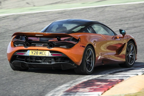 mclaren-usvaja-pogon-na-sva-cetiri-tocka