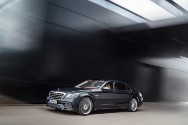 2018-mercedes-maybach-s650-sedan-sa-amg-v12-motorom-