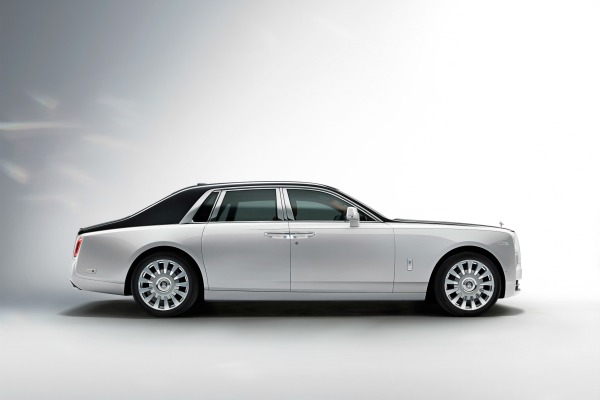 konacno-je-stigao-novi-rolls-royce-phantom-viii