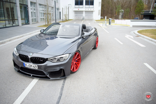 bmw-m4-kabrio-na-cudnom-kompletu-tockova