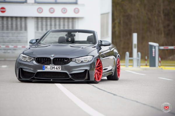 bmw-m4-kabrio-na-cudnom-kompletu-tockova