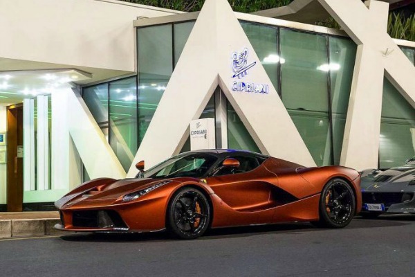 opake-boje-za-opaki-laferrari