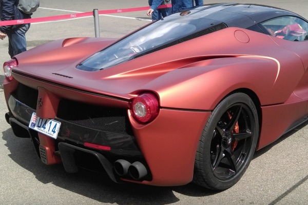 opake-boje-za-opaki-laferrari