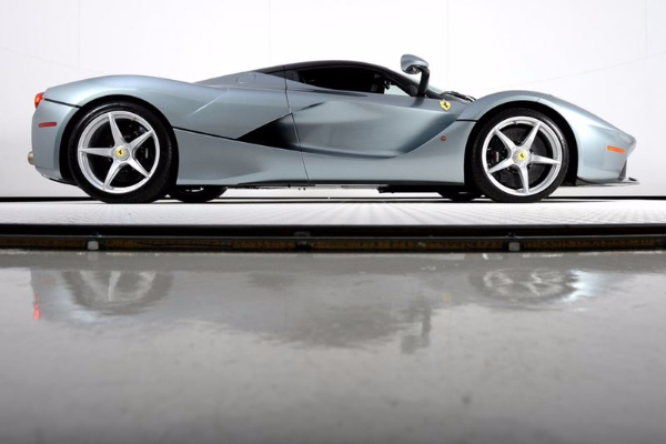 srebrni-laferrari-vredan-4-miliona