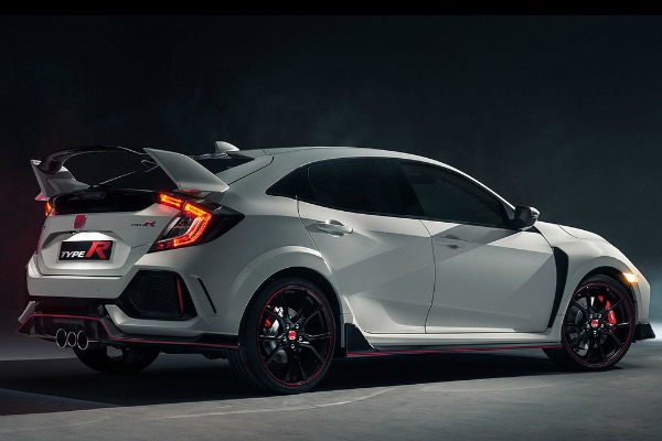 honda-civic-type-r-glavom-i-bradom