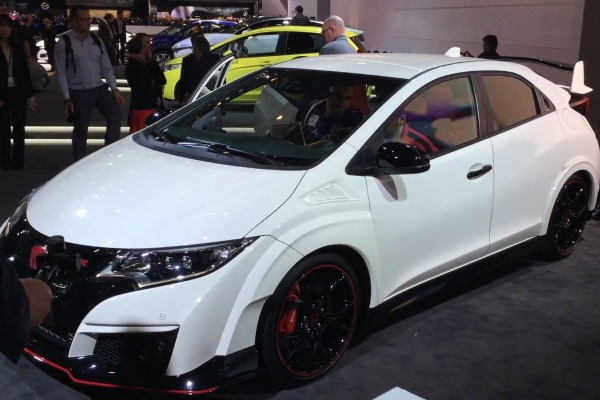 honda-civic-type-r-glavom-i-bradom