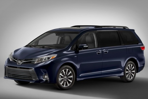 toyota-sienna-debituje-sa-novim-detaljima