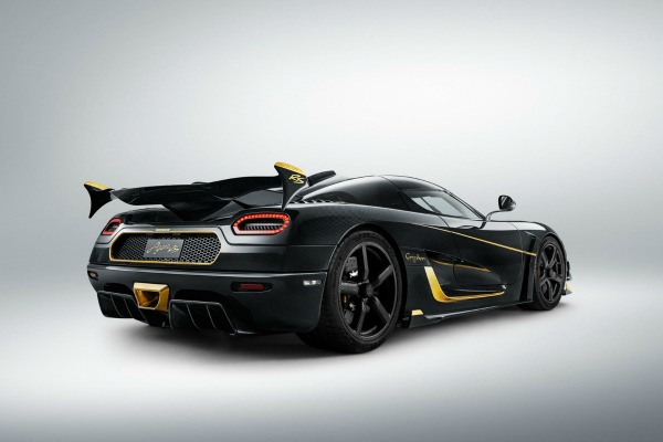 koenigsegg-agera-rs-gryphon-sa-detaljima-od-zlata