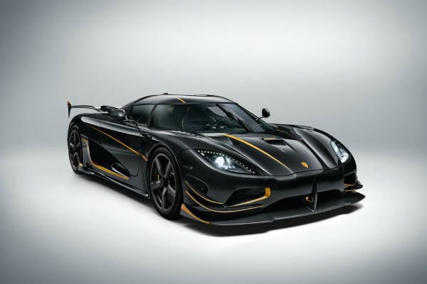 koenigsegg-agera-rs-gryphon-sa-detaljima-od-zlata