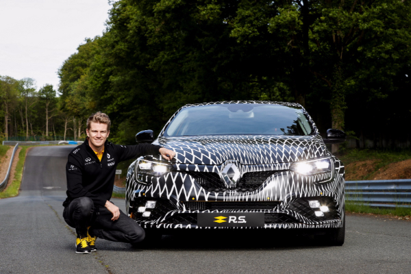 renault-megane-rs-debituje-u-monaku