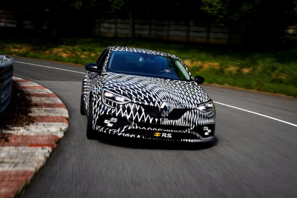 renault-megane-rs-debituje-u-monaku