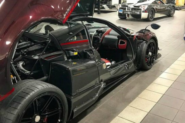 pagani-huayra-bc-sa-crvenom-karbonskom-karoserijom