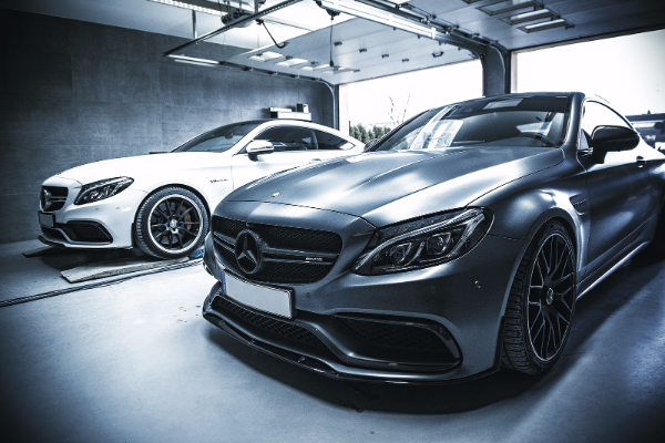 stilizovani-mercedes-amg-c63-