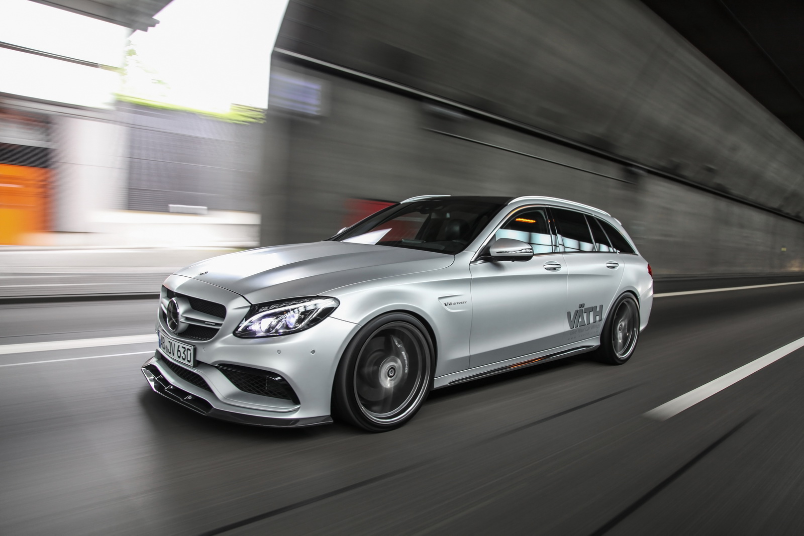 mercedes-amg-c63-mocni-karavan-sa-700-ks