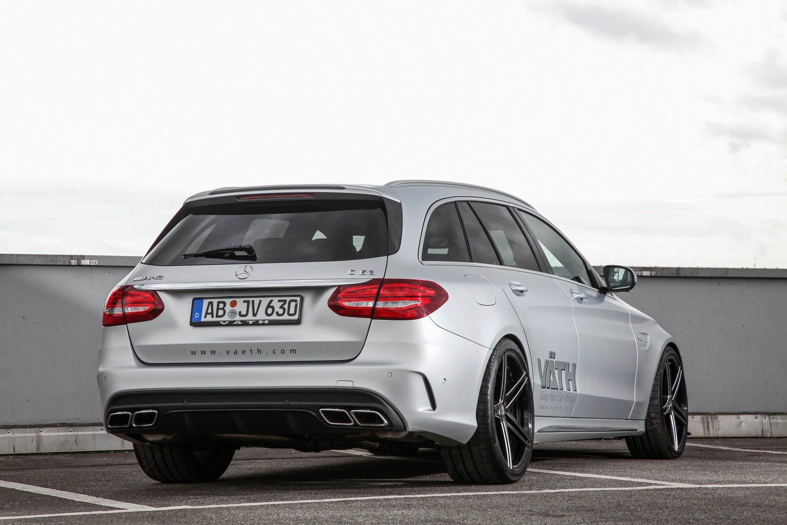 mercedes-amg-c63-mocni-karavan-sa-700-ks