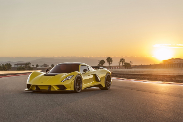 dzon-henesi-tvrdi-da-je-inspirisan-brzinskim-rekordom-koenigsegg-automobila-