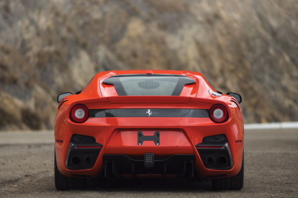 dilema-ferrari-f12tdf-iz-prosle-ili-mercedes-iz-58-godine