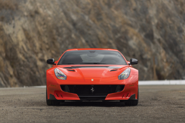 dilema-ferrari-f12tdf-iz-prosle-ili-mercedes-iz-58-godine