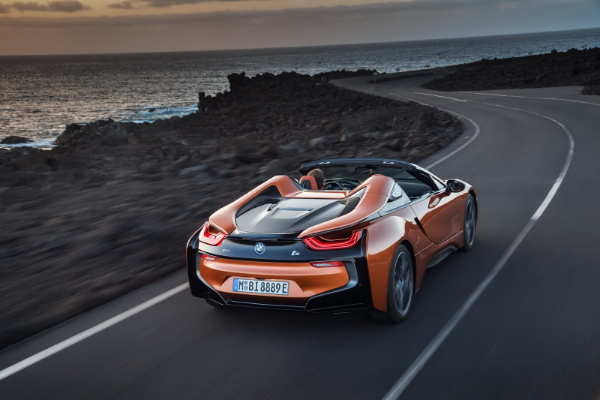 bmw-dodaje-nove-detalje-svoje-i8-generacije-kupe-i-kabrio-modela