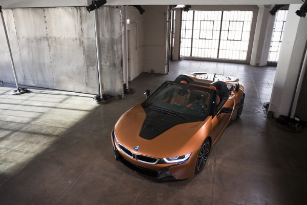 bmw-dodaje-nove-detalje-svoje-i8-generacije-kupe-i-kabrio-modela