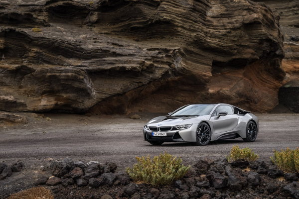 bmw-dodaje-nove-detalje-svoje-i8-generacije-kupe-i-kabrio-modela