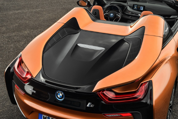 bmw-dodaje-nove-detalje-svoje-i8-generacije-kupe-i-kabrio-modela