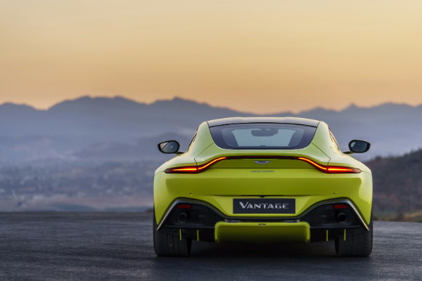 novi-aston-martin-vantage-kombinuje-savrsen-izgled-sa-amg-motorom