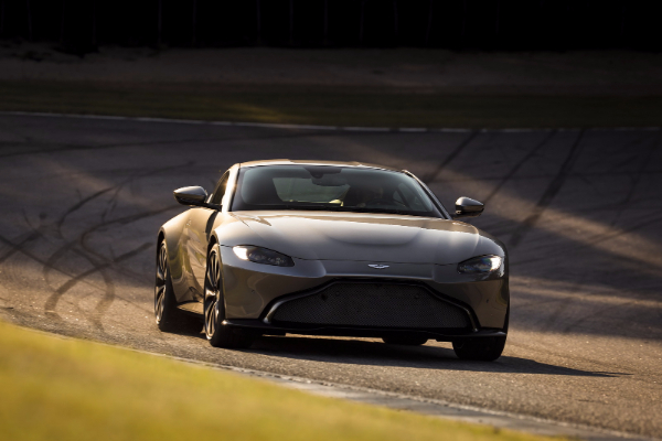 novi-aston-martin-vantage-kombinuje-savrsen-izgled-sa-amg-motorom