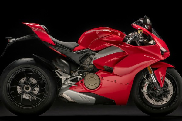 ducati-panigale-v4-supersport-motocikl