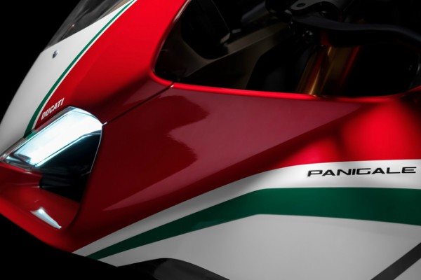 ducati-panigale-v4-supersport-motocikl