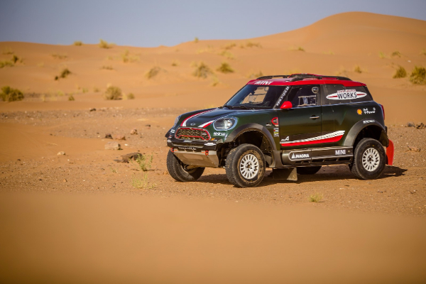 specijalni-mini-john-cooper-bagi-za-dakar-reli