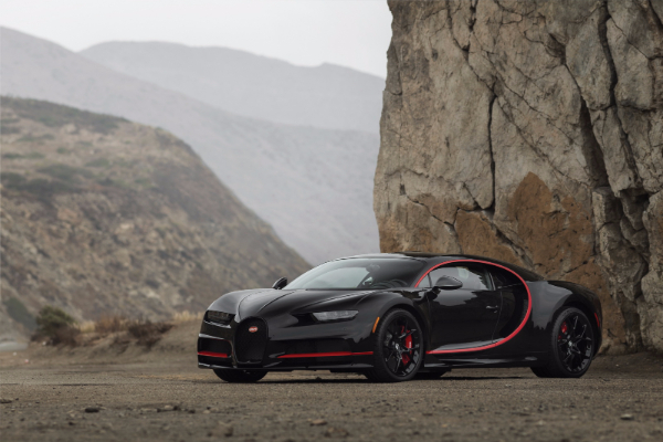 bugatti-chiron-number-one-sa-retro-betmobil-vibracijom-