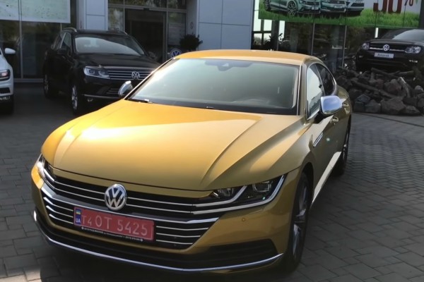 mlada-ukrainka-testira-novi-vw-arteon