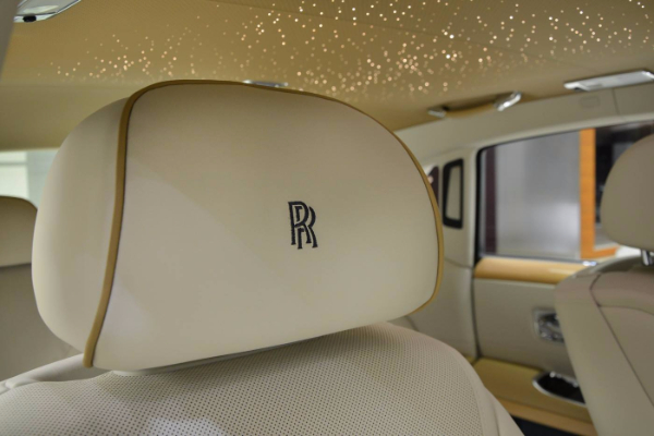 rolls-royce-ghost-oasis-model-bogate-pustinjske-teme