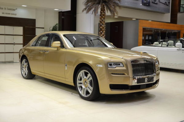 rolls-royce-ghost-oasis-model-bogate-pustinjske-teme