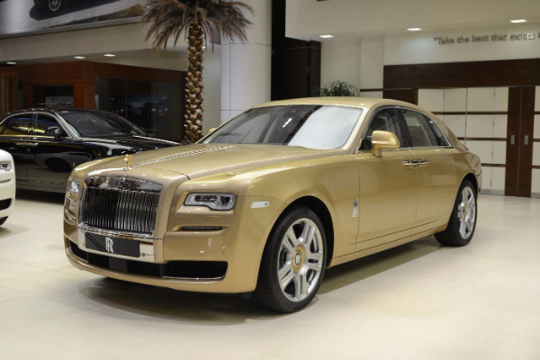 rolls-royce-ghost-oasis-model-bogate-pustinjske-teme