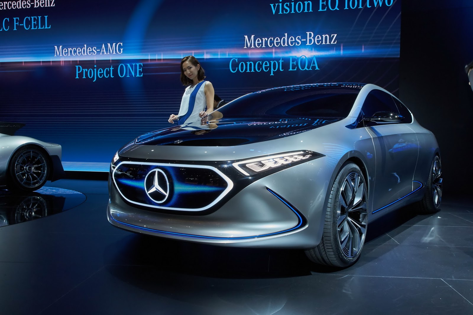 mercedes-amg-project-one-izludjuje-tokijsku-publiku