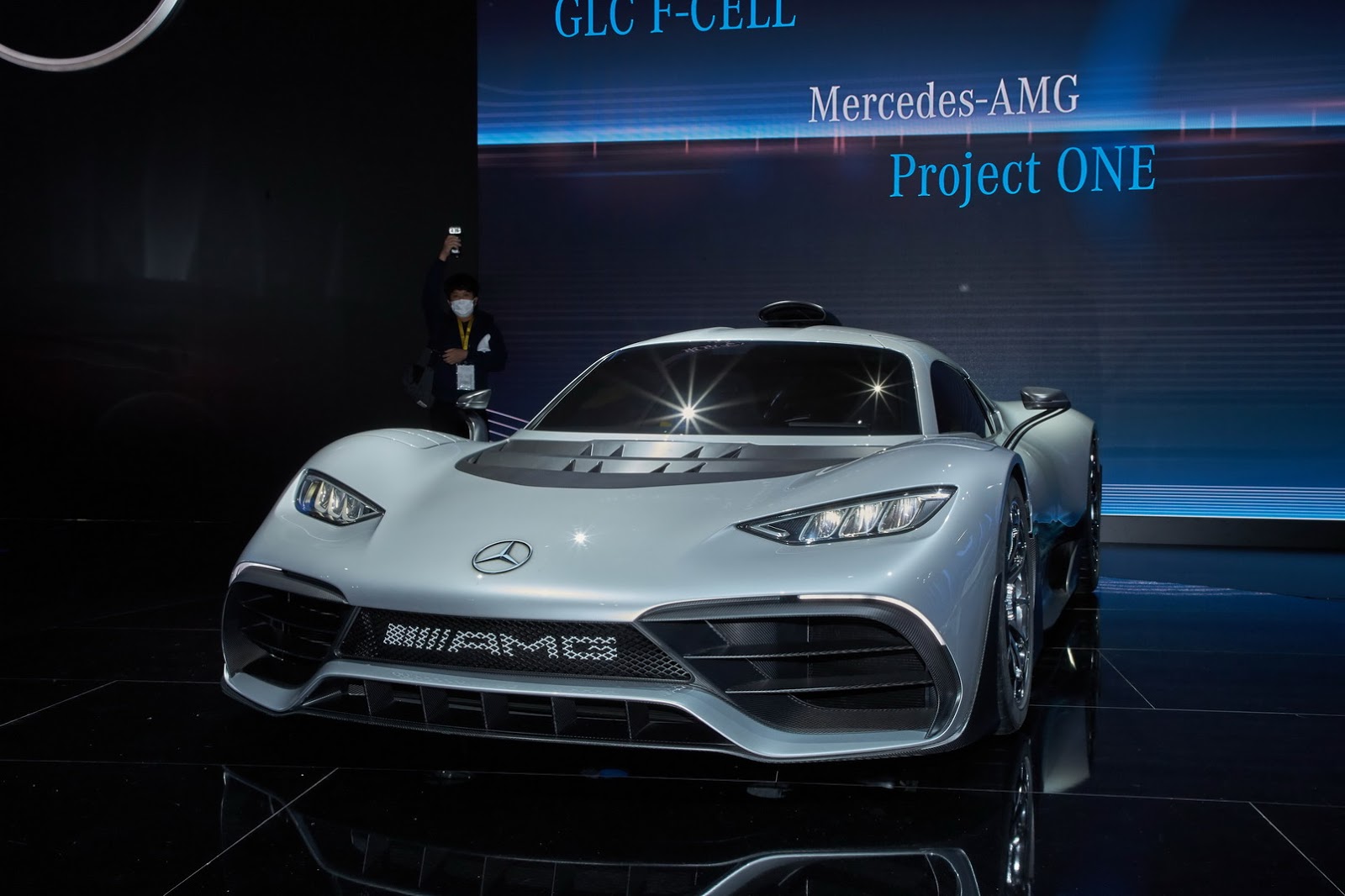 mercedes-amg-project-one-izludjuje-tokijsku-publiku