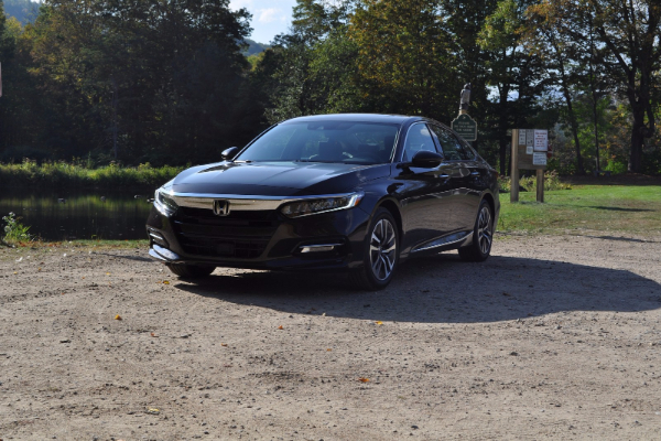 2018-honda-accord-hibrid-zelena-masina-bez-kompromisa