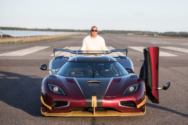 koenigsegg-agera-rs-obara-rekord-bugatti-chiron-modela