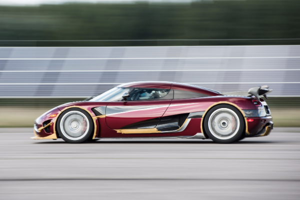 koenigsegg-agera-rs-obara-rekord-bugatti-chiron-modela