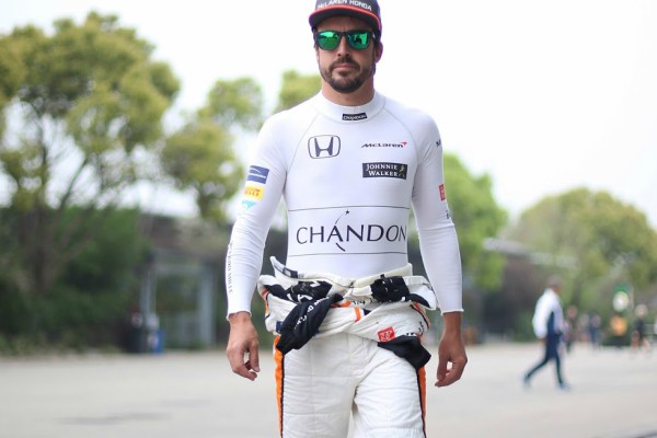 fernando-alonso-je-produzio-ugovor-sa-ekipom-mclaren