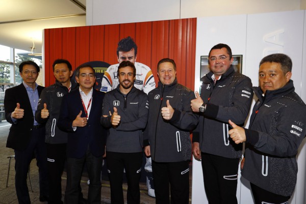 fernando-alonso-je-produzio-ugovor-sa-ekipom-mclaren