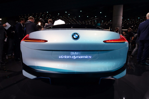 bmw-i5-vision-dynamics-koncept-pretvoren-u-elektricnu-realnost