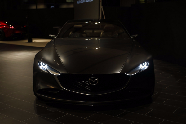 mazda-vision-izgleda-kao-pravi-superautomobil-sa-cetvoro-vrata